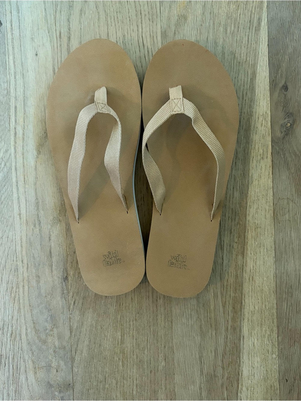 🩴🌴 Wild Fable Tan Thong Sandals | Women's | Cushioned Footbed | Size 9